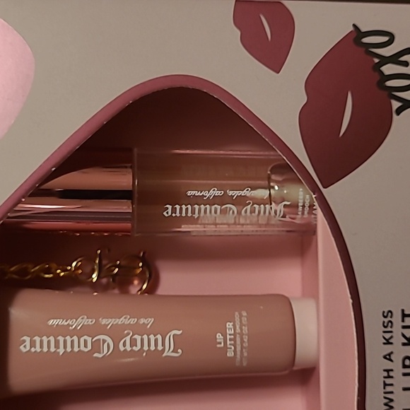 Juicy Couture Total Lip Kit - Pink Shades - Picture 4 of 6